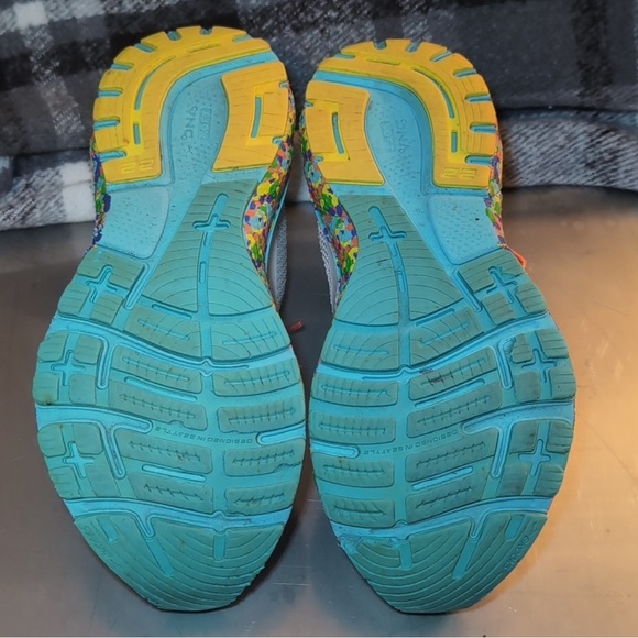 SOLD - Womens Brooks Adrenaline Fruity Pebbles size 8 - Picture 15 of 16